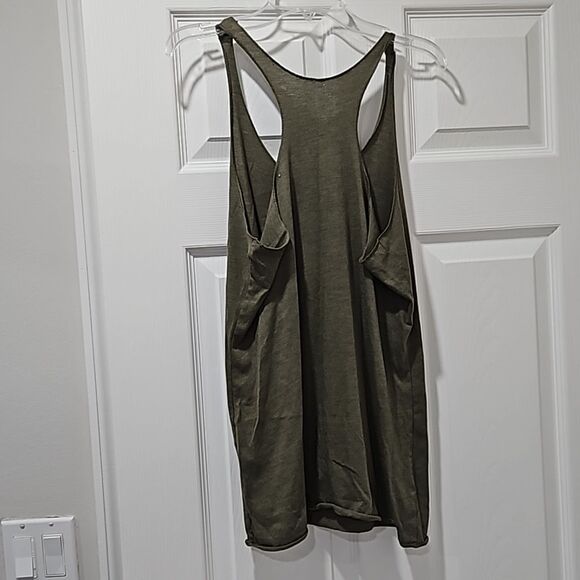 Gym Tank - Picture 2 of 2